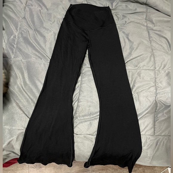 Aerie real me crossover flare leggings - Picture 2 of 2